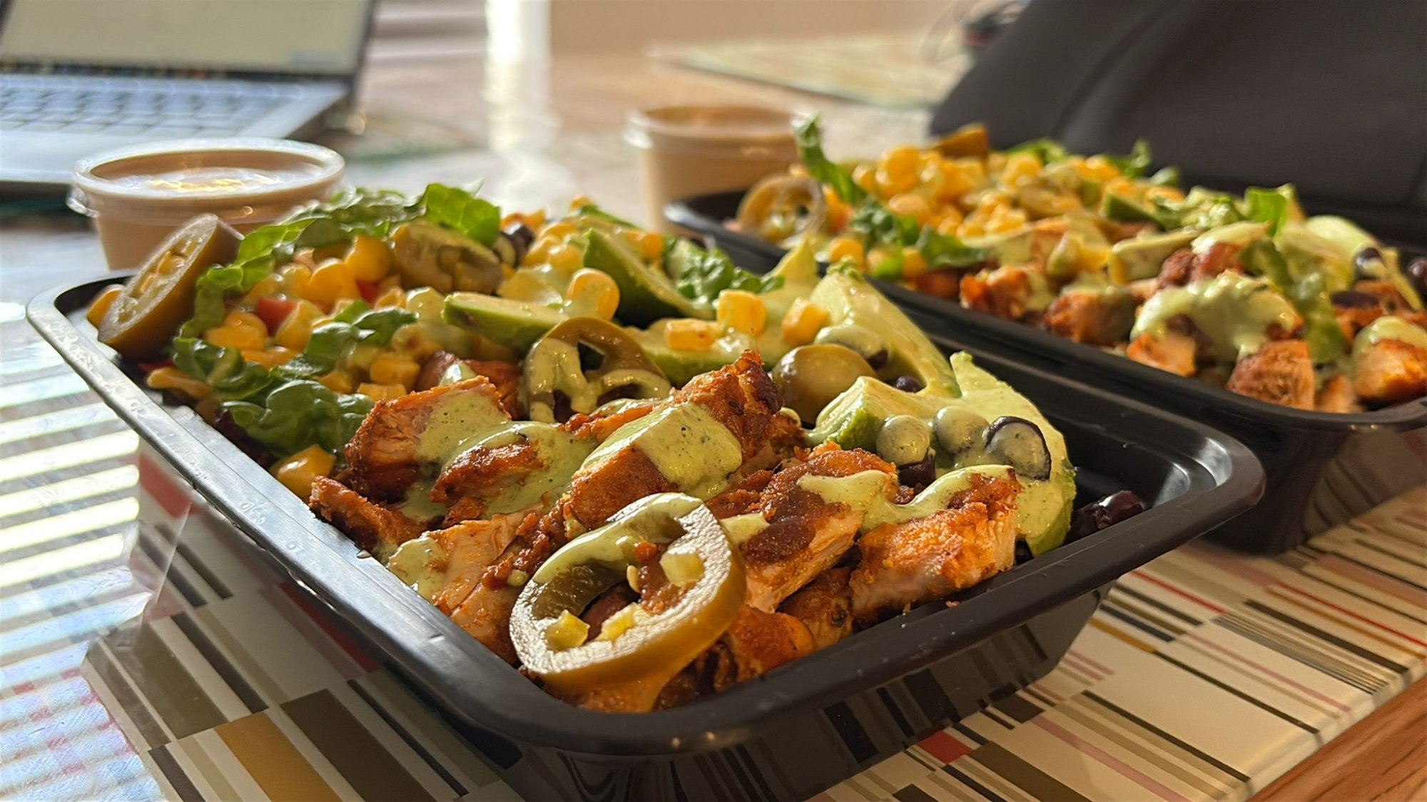 Early Spoon – Fresh salad bowl with jalapeños